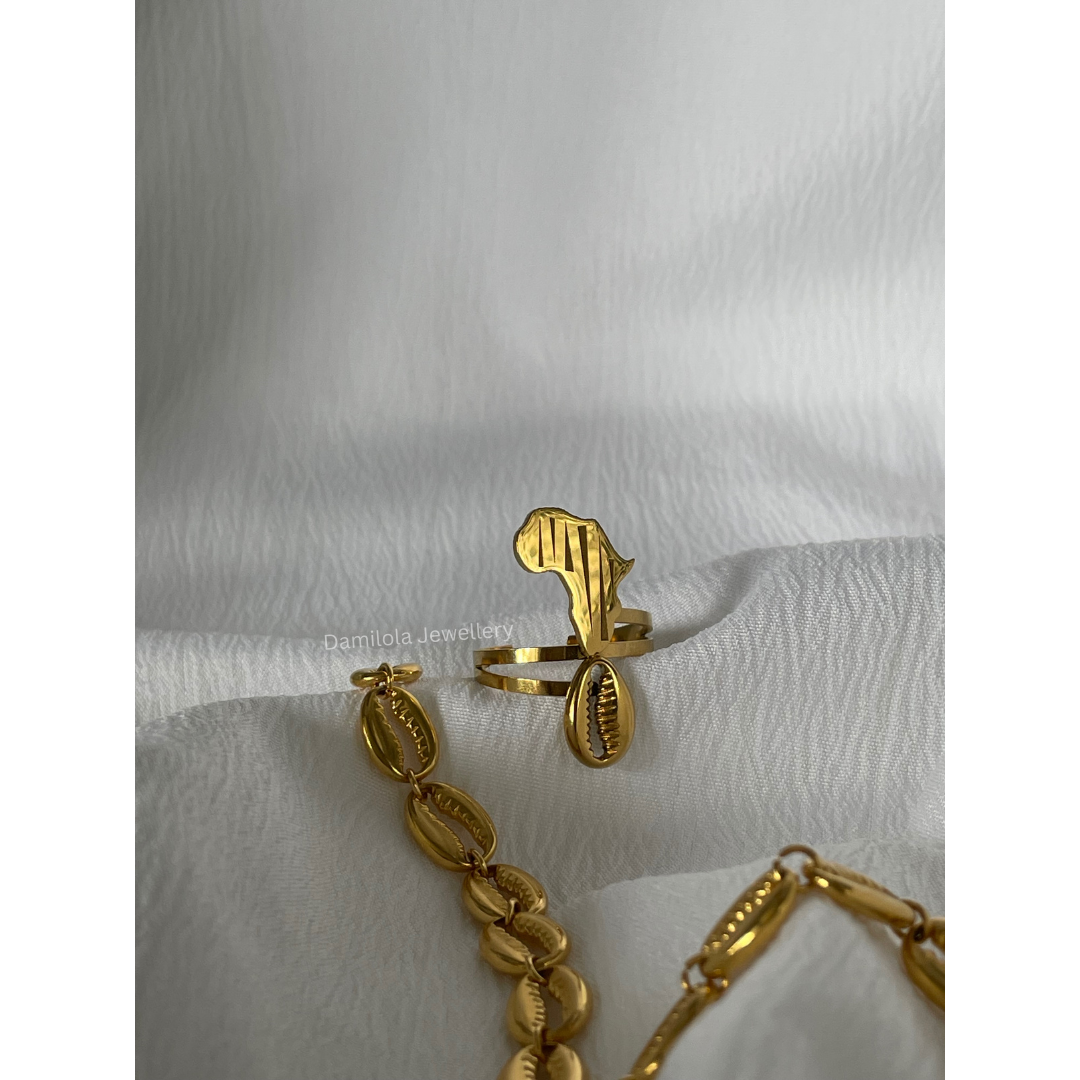 Africa Cowrie Shell Ring - Silver/Gold