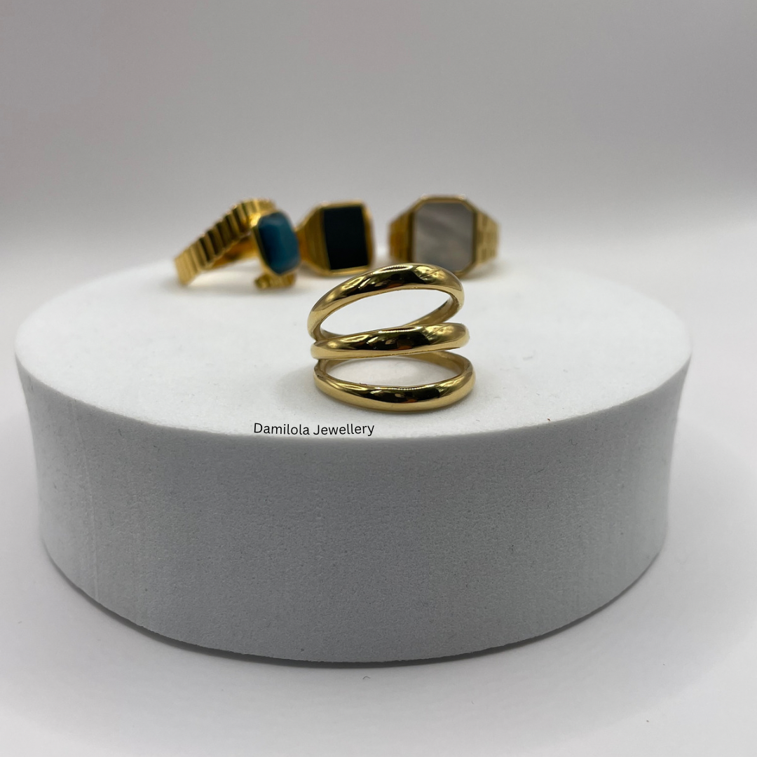 Triple Loop ‘Tyra’ Ring