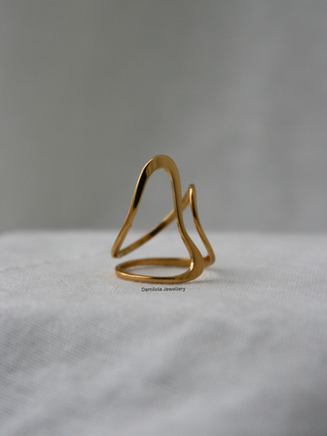 Lined ‘Liana’ Twist Ring