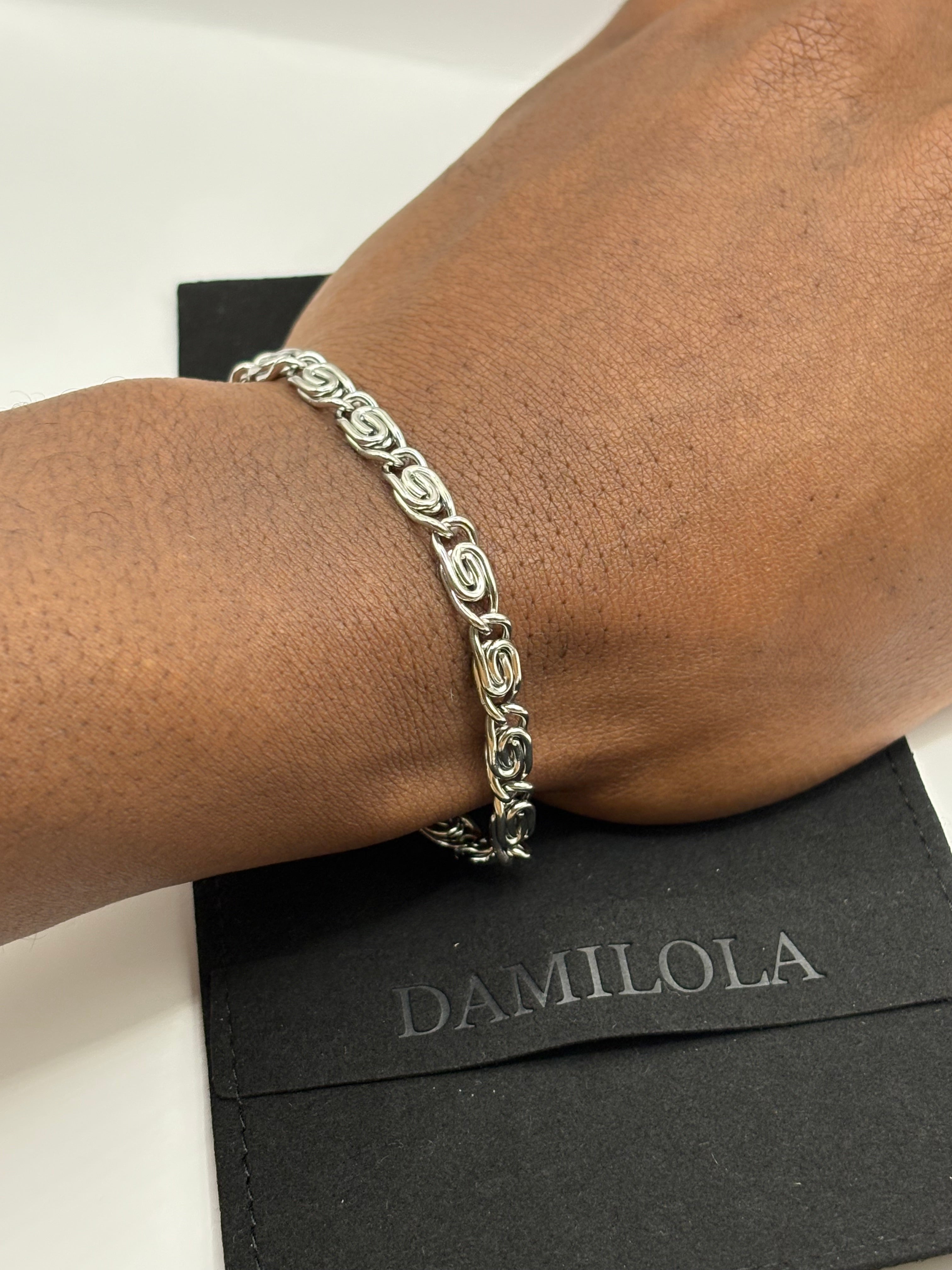 New ‘Interlocked’ Bracelet Chain - Silver/Gold