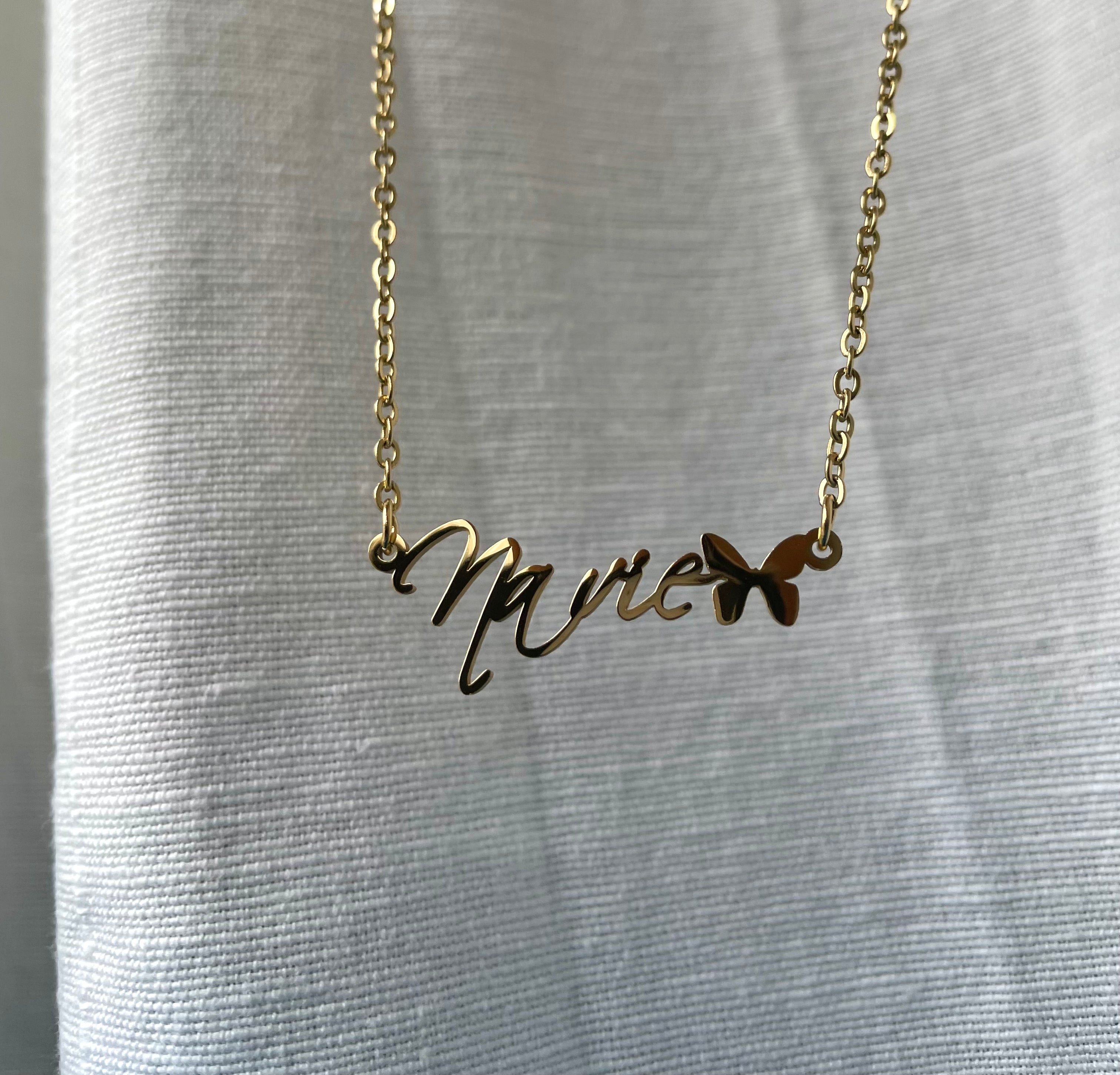 ‘Navie’ Delicate Font Necklace
