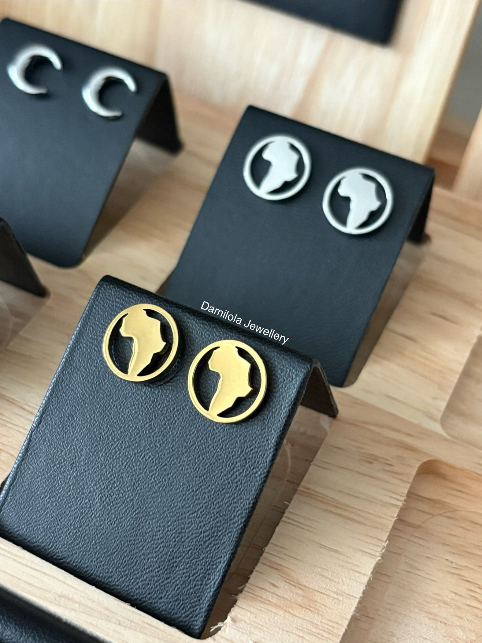 Africa stud earrings gold silver 