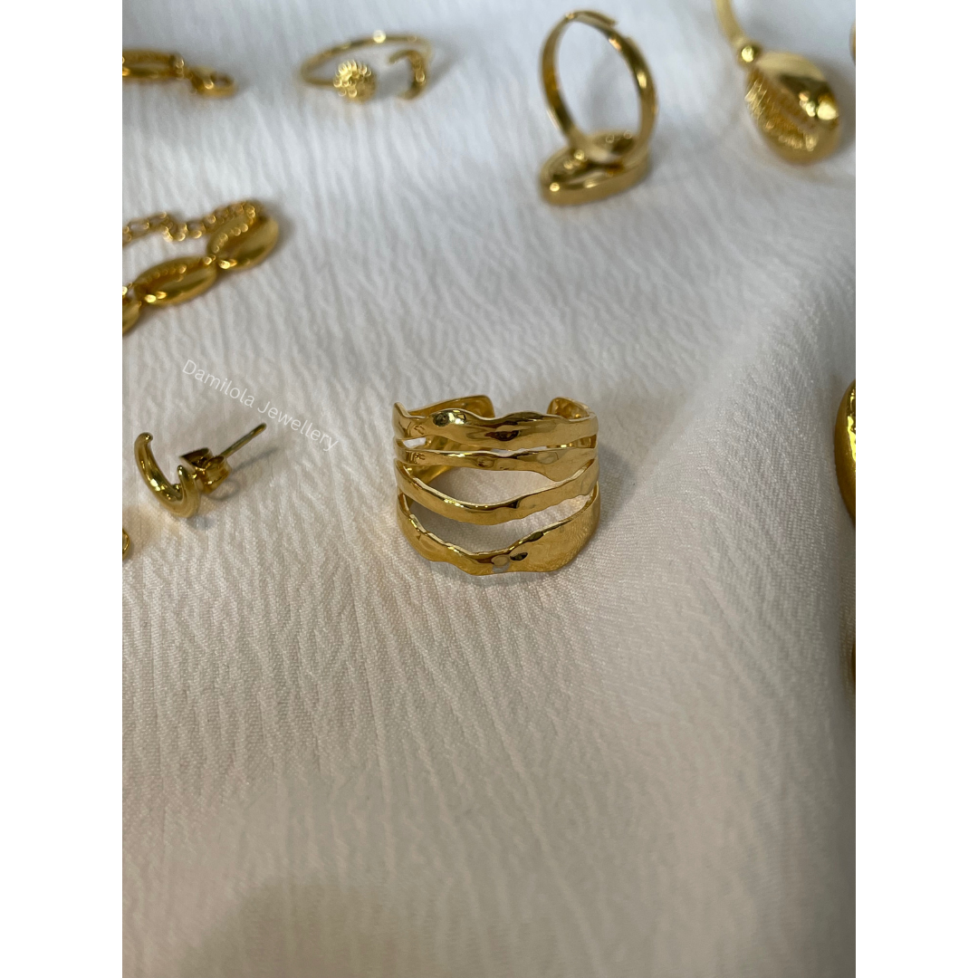 Textured Waved ‘Yemoya’ Ring - gold/silver