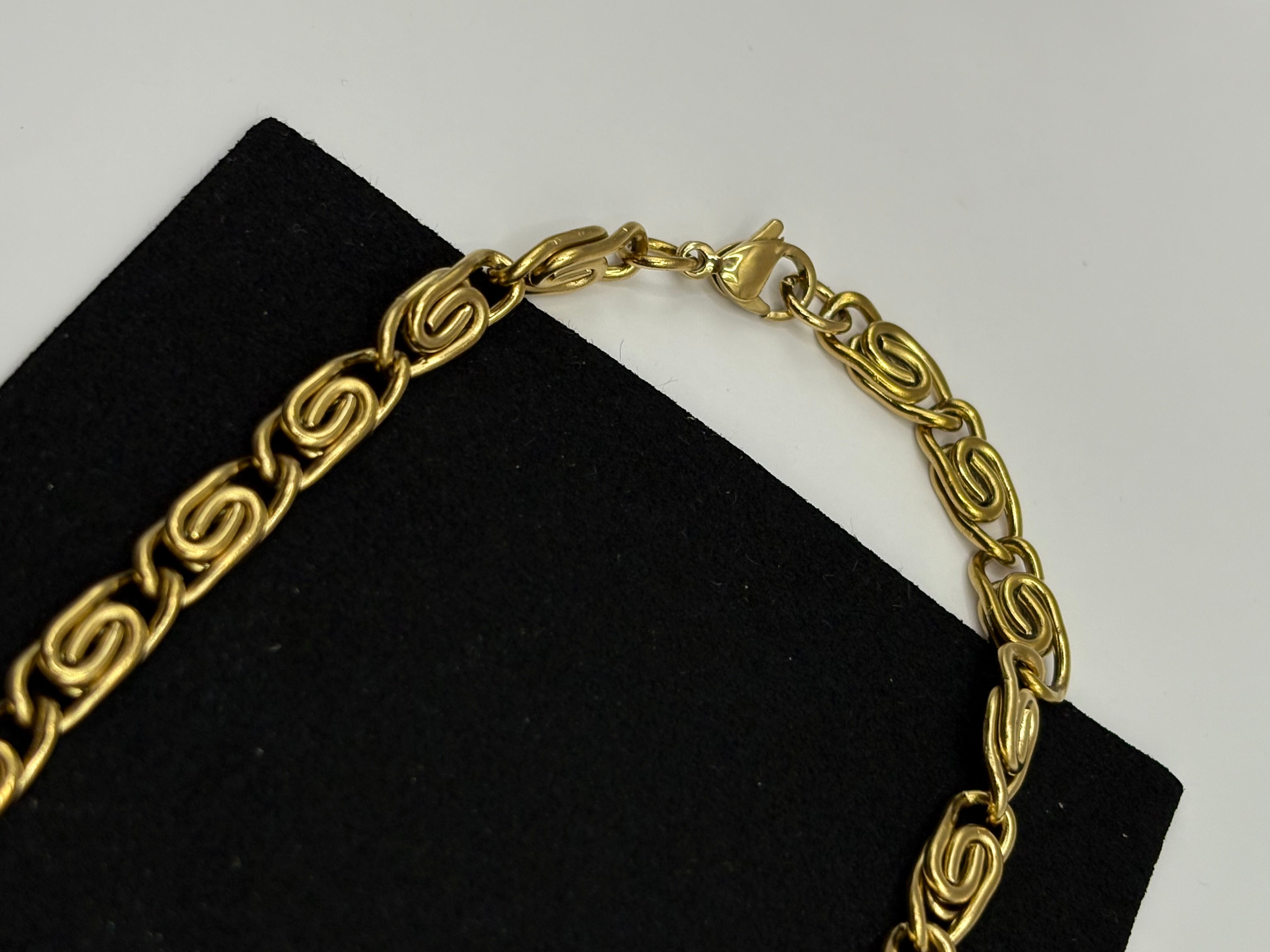 New ‘Interlocked’ Bracelet Chain - Silver/Gold