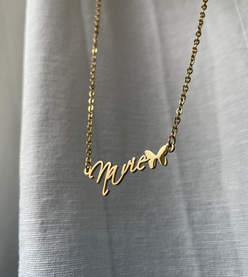 ‘Navie’ Delicate Font Necklace