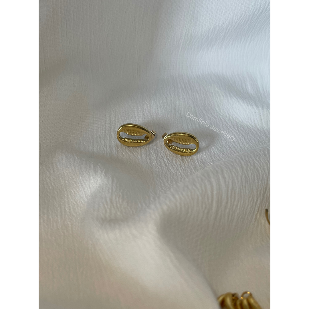 Cowrie stud earrings gold silver 