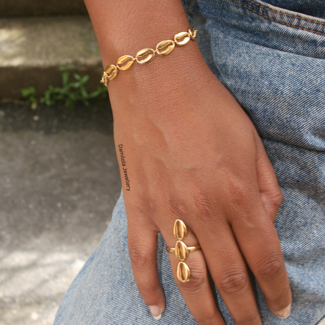 Cowrie Trio Ring - Gold Steel