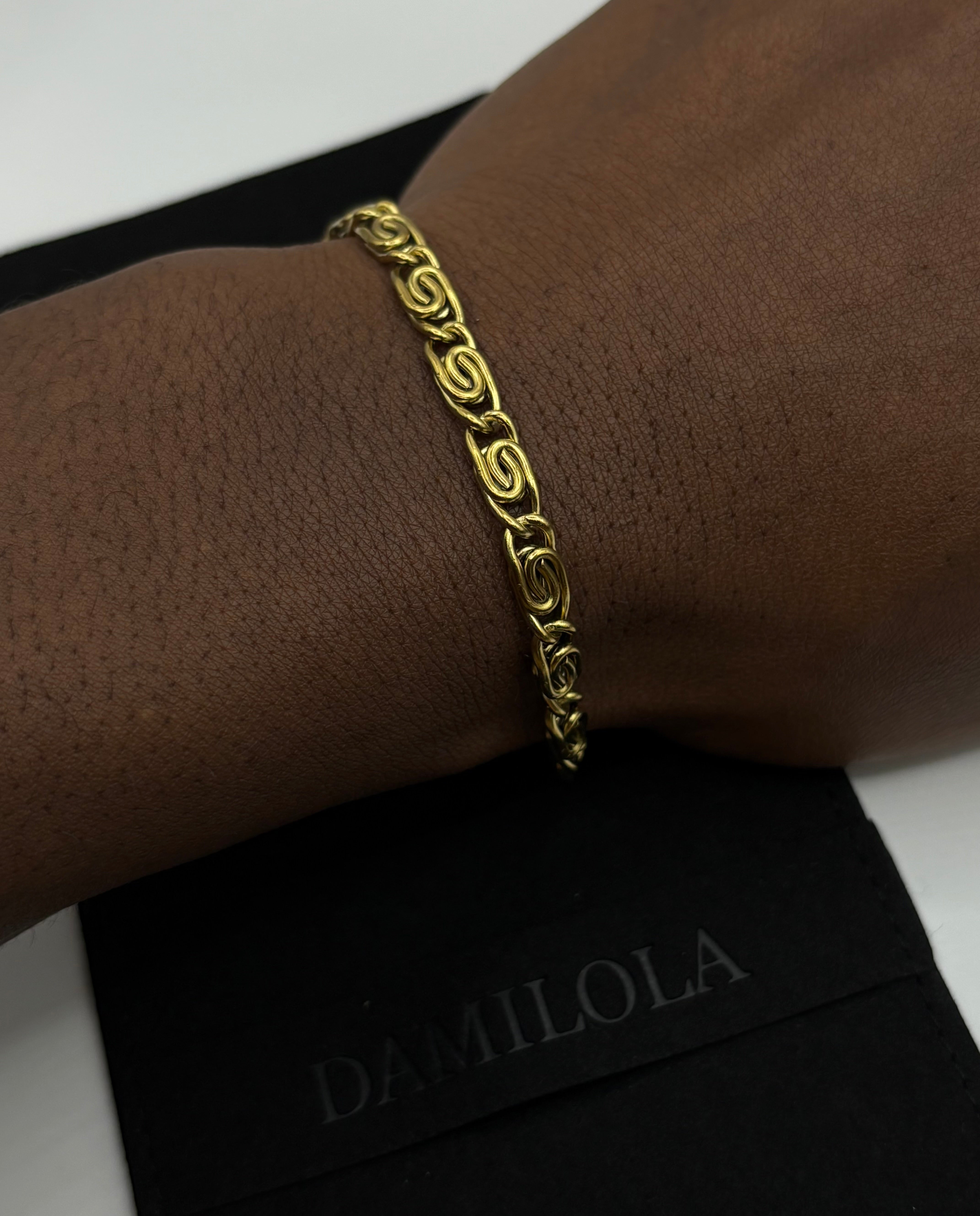 New ‘Interlocked’ Bracelet Chain - Silver/Gold