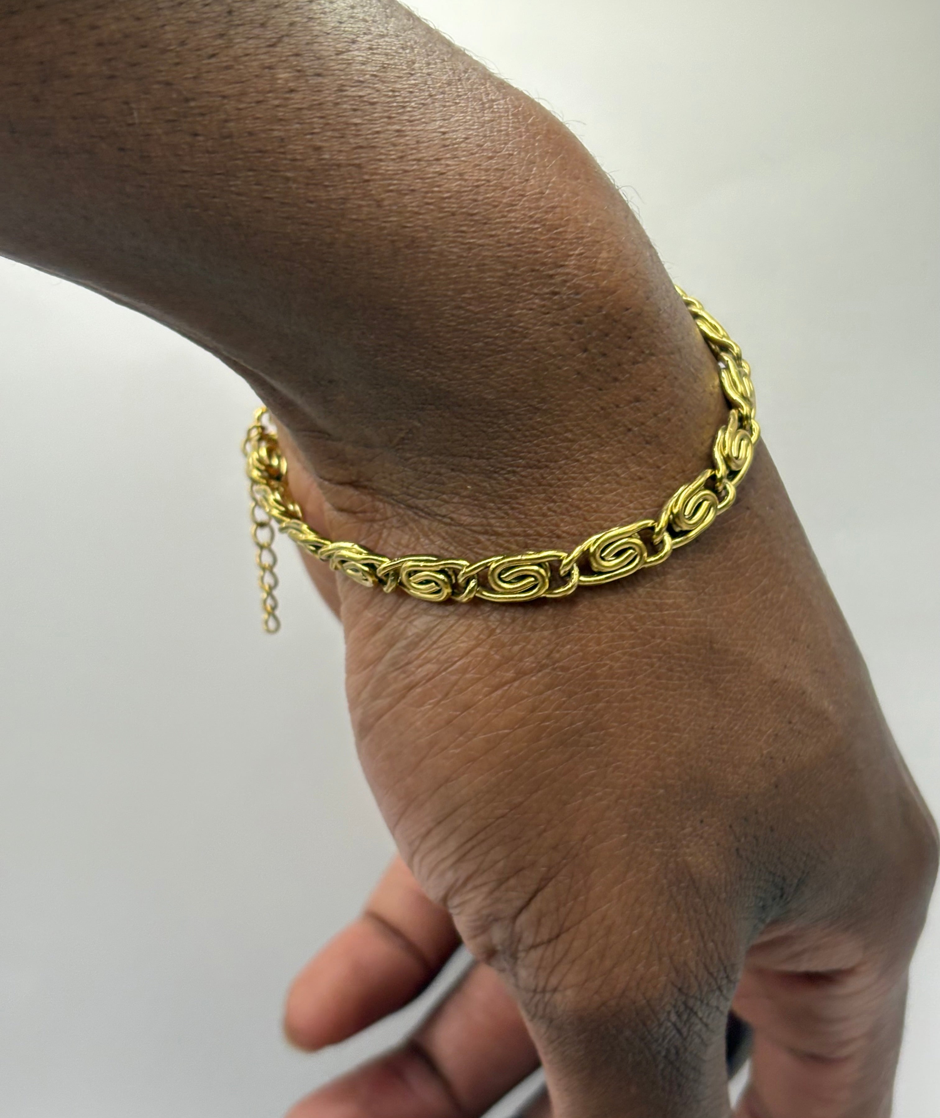 New ‘Interlocked’ Bracelet Chain - Silver/Gold