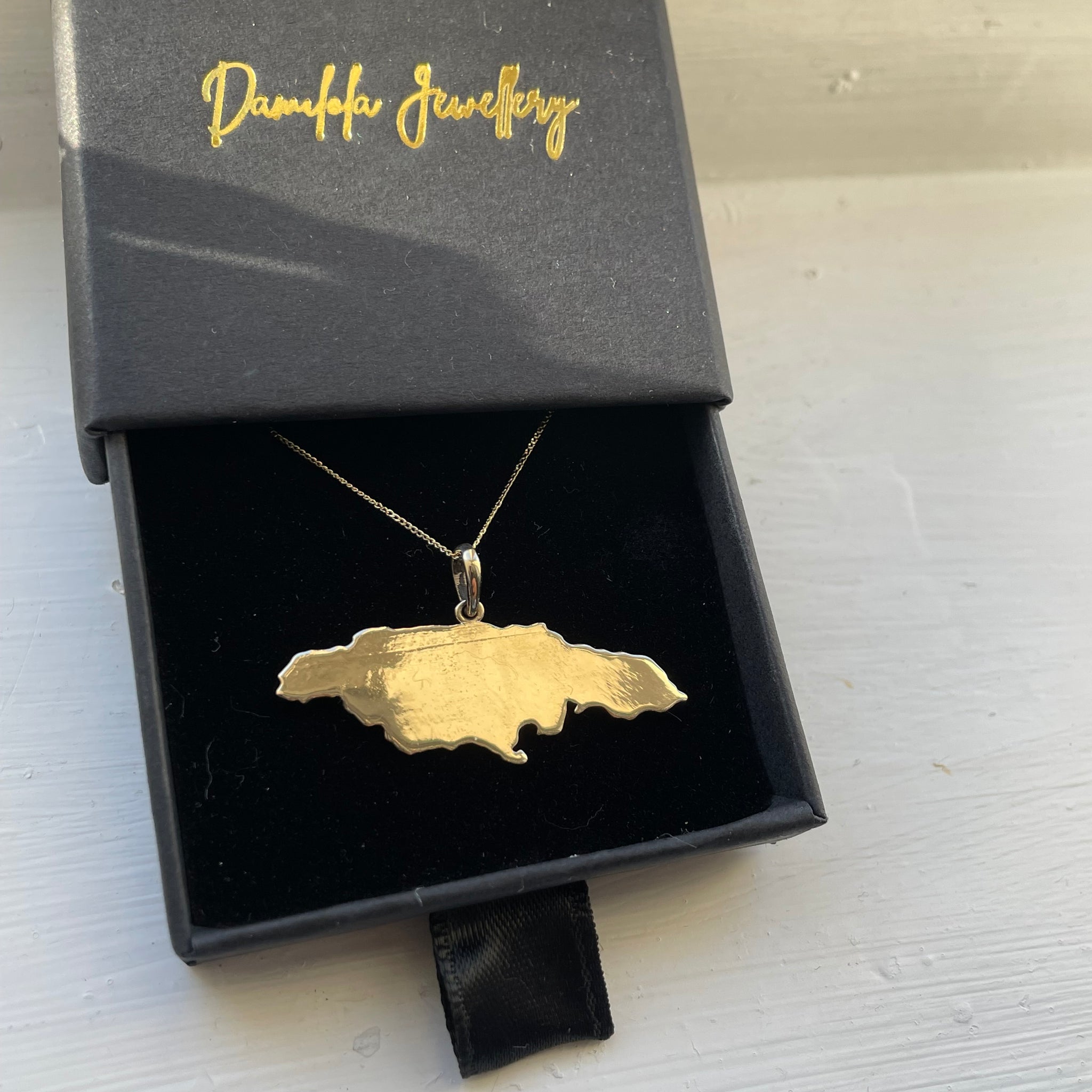 9ct Gold & 999 Silver Jamaica Pendant Necklace