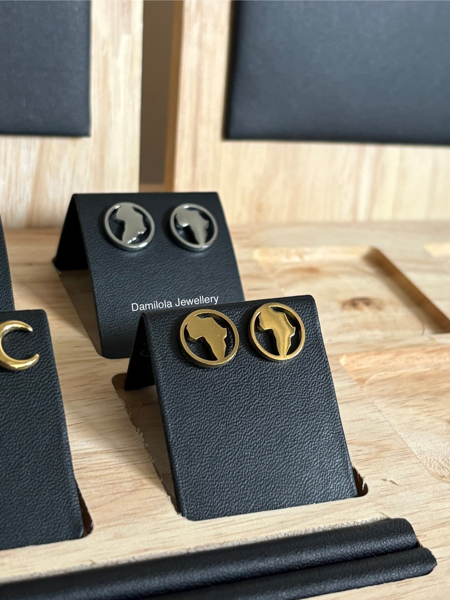Africa stud earrings 