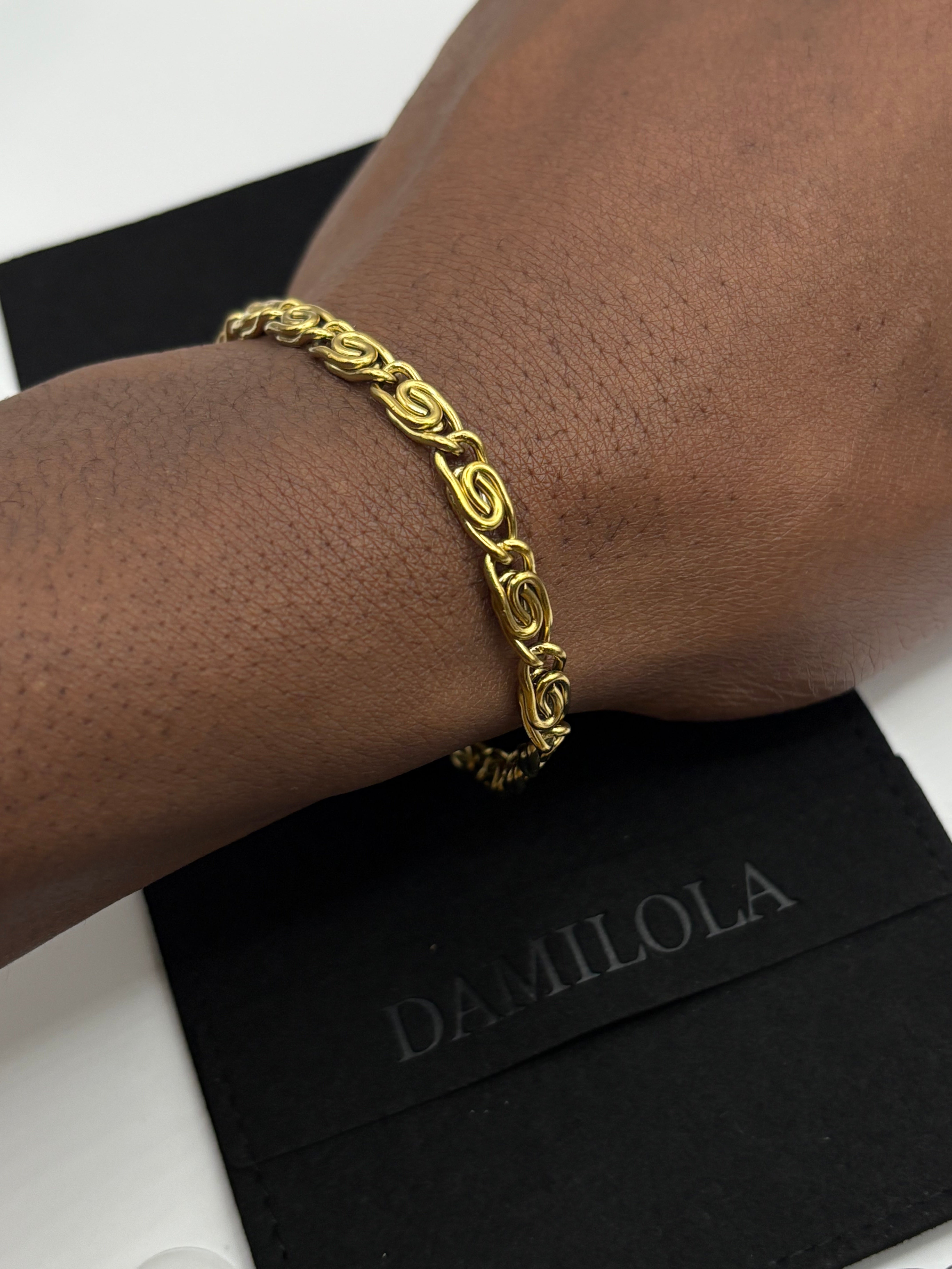 New ‘Interlocked’ Bracelet Chain - Silver/Gold