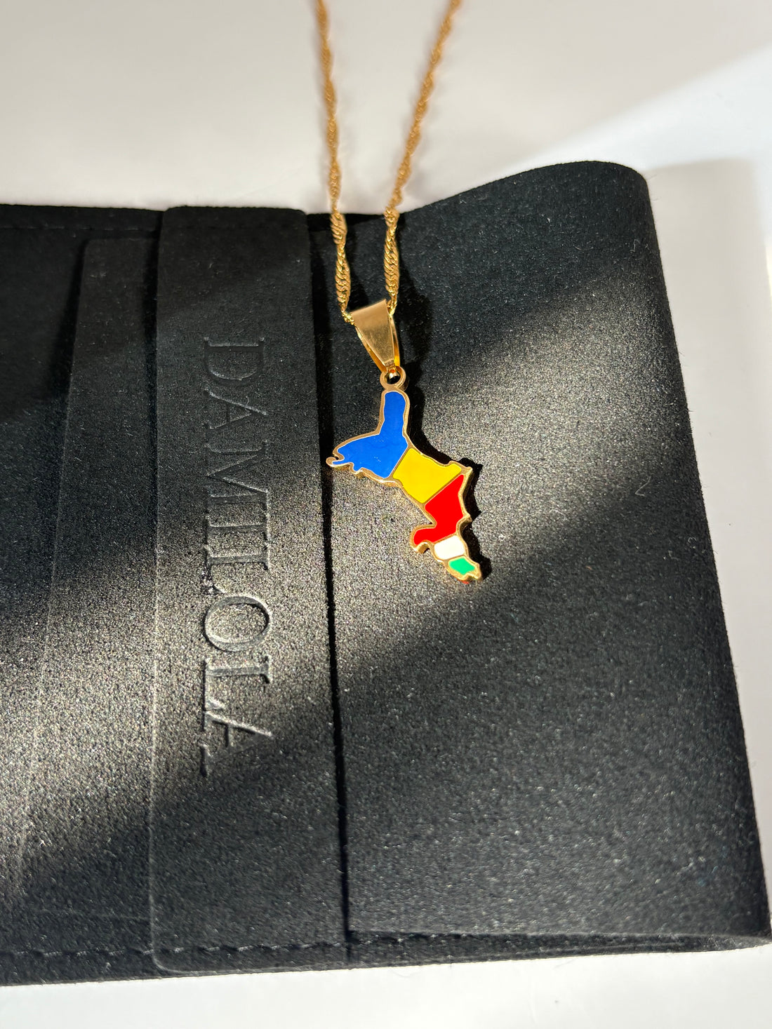 Seychelles Flag Map Necklace - Gold