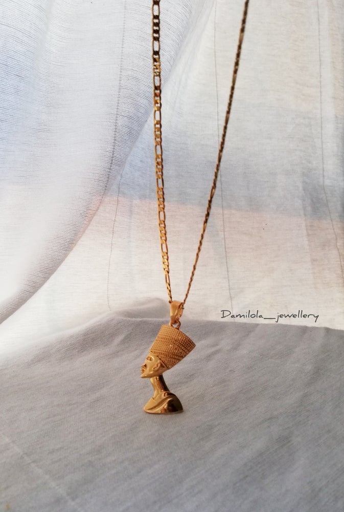 nefertiti necklace pendant