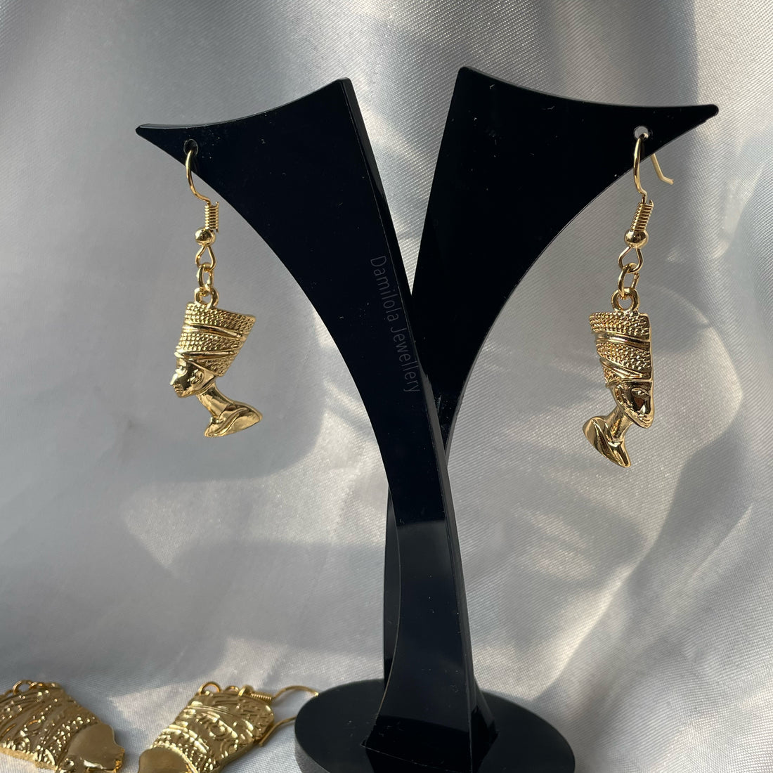 queen nefertiti earrings 