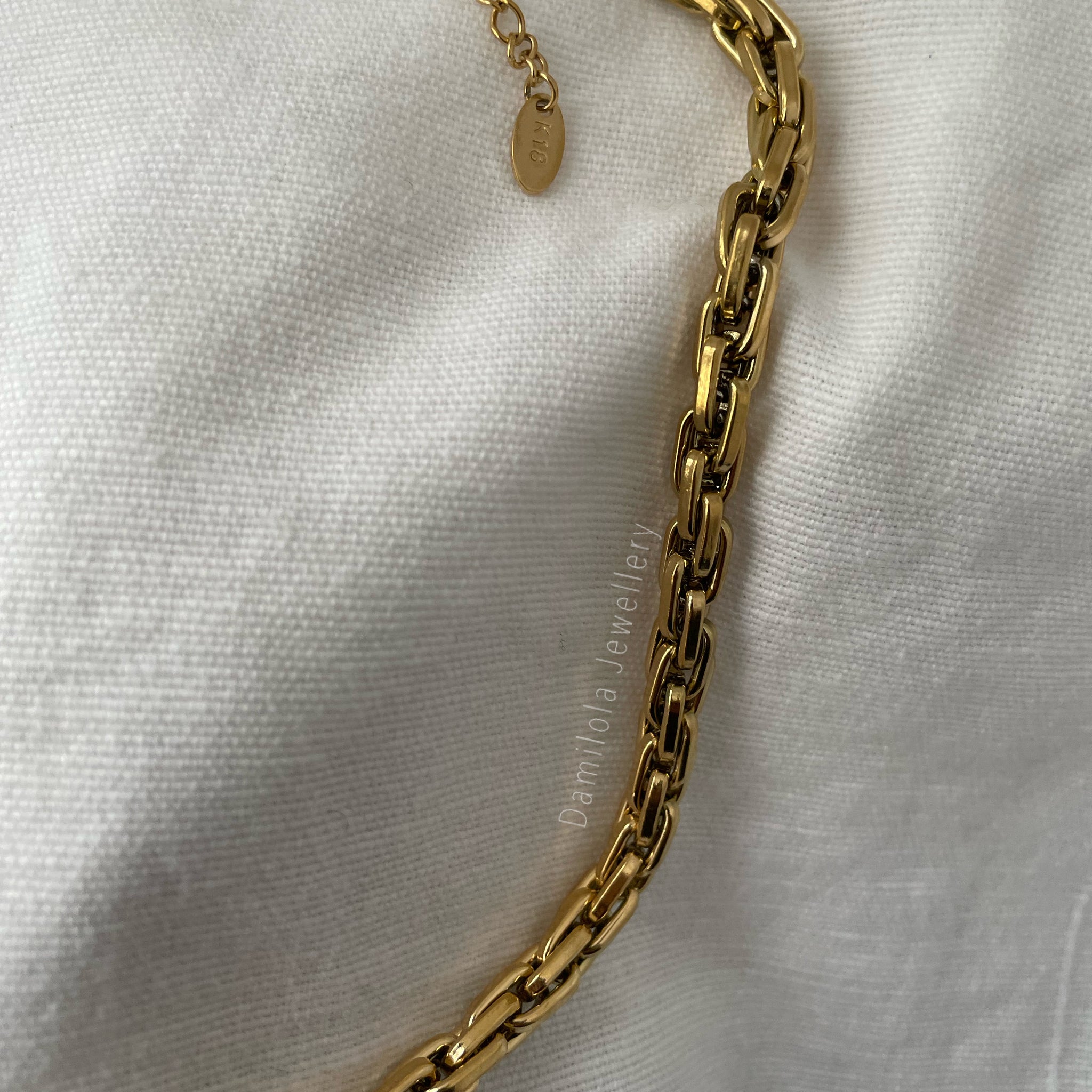 ‘Hooked’ Chunky Chain